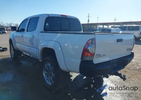 2013 Toyota Tacoma Prerunner V6 z USA, uszkodzony, nr VIN 5TFJU4GN5DX040153